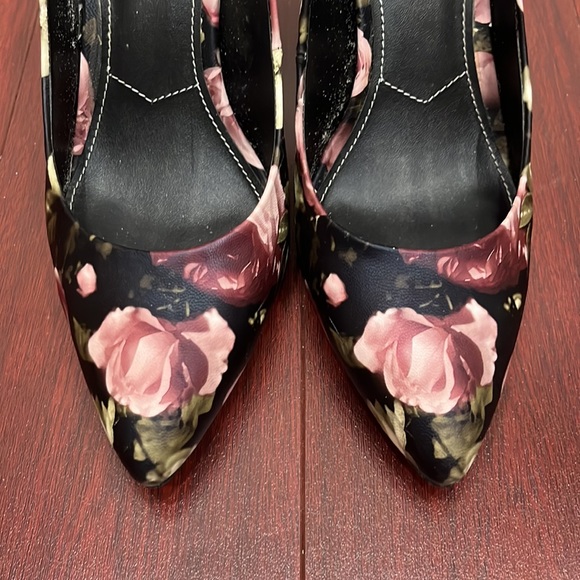 Charles David Pact Pump Blush Roses Heels 9.5M - Picture 3 of 11